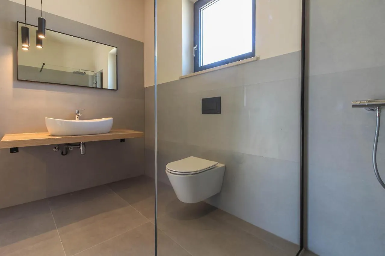 Modern Villa With Private Pool In Pula