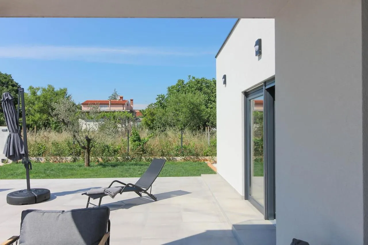 Modern Villa With Private Pool In Pula 0*,