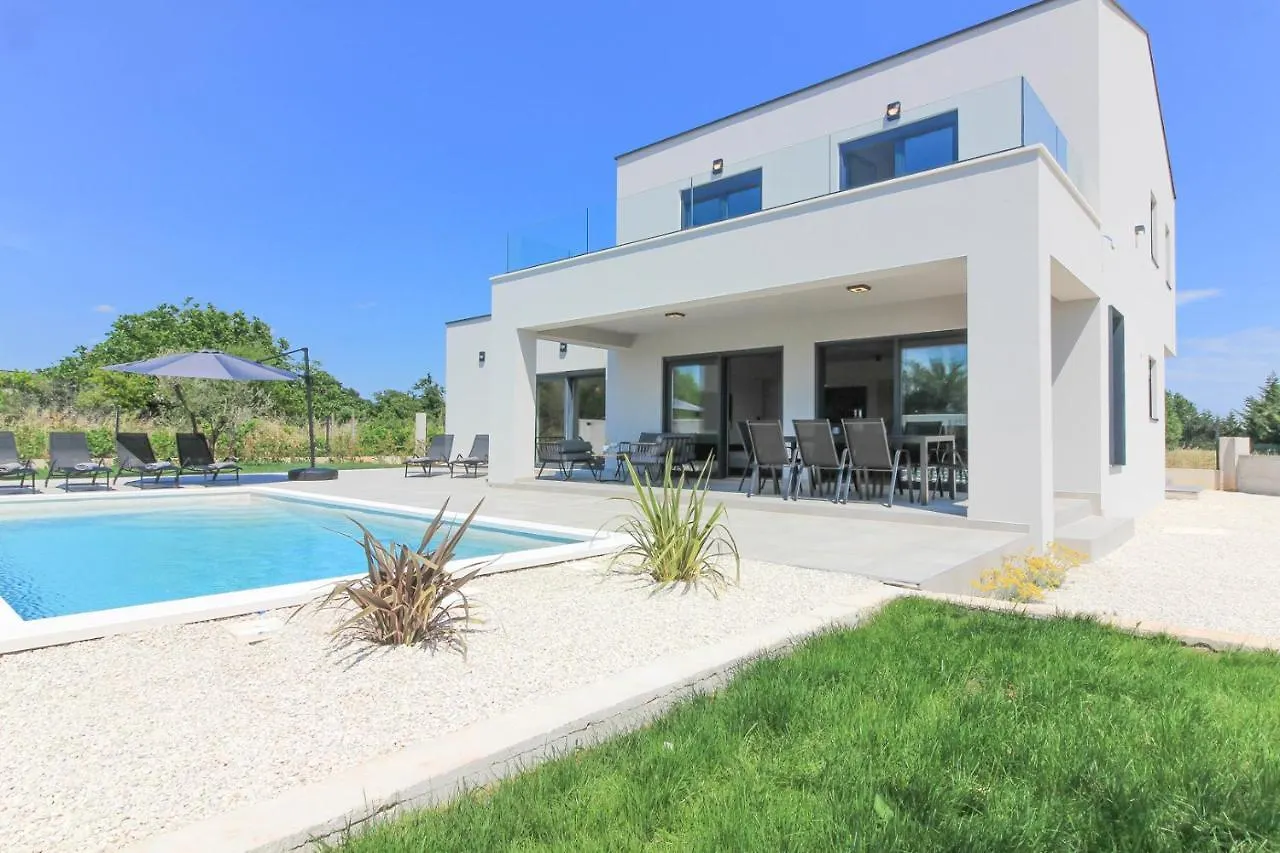 Modern Villa With Private Pool In Pula 0*,
