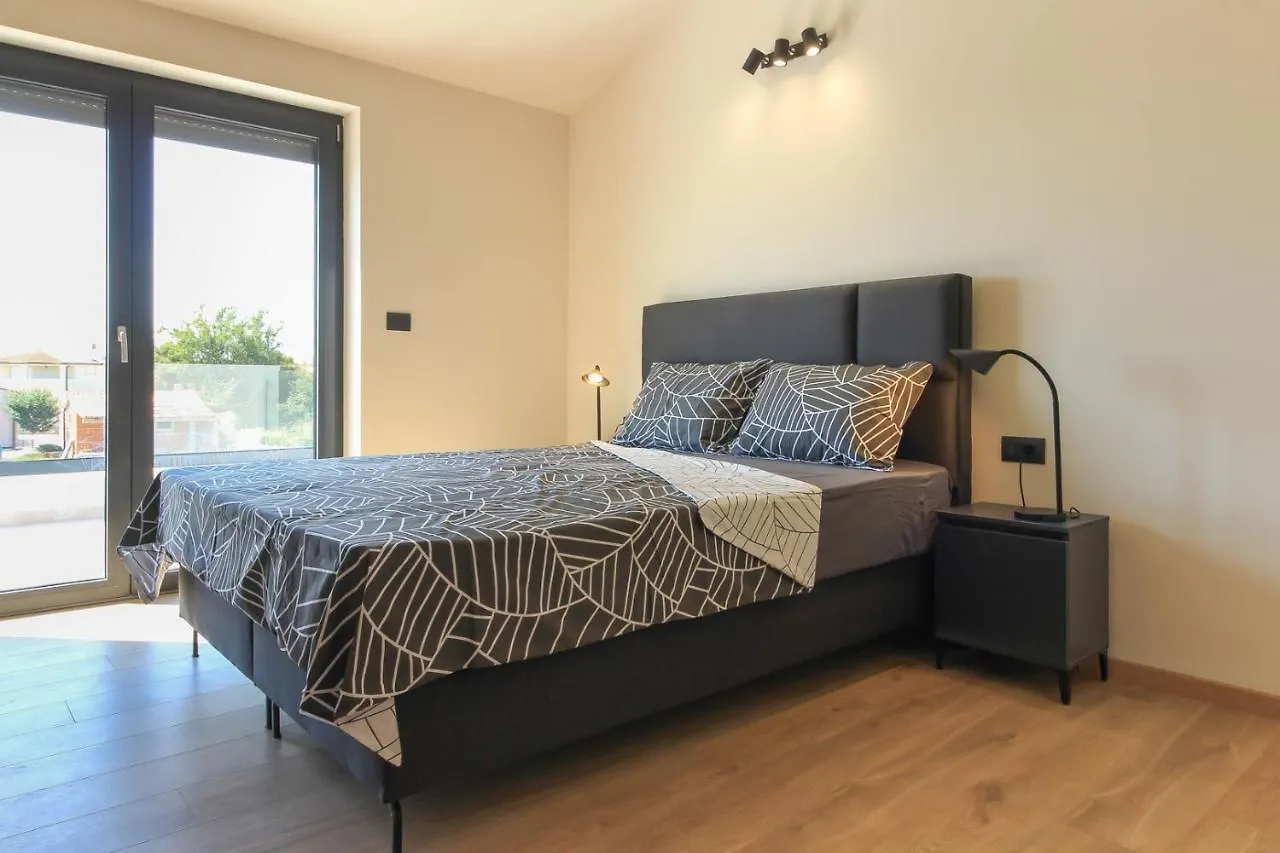 Modern Villa With Private Pool In Pula
