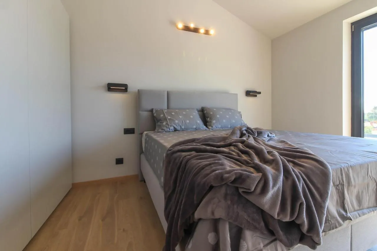 Modern Villa With Private Pool In Pula