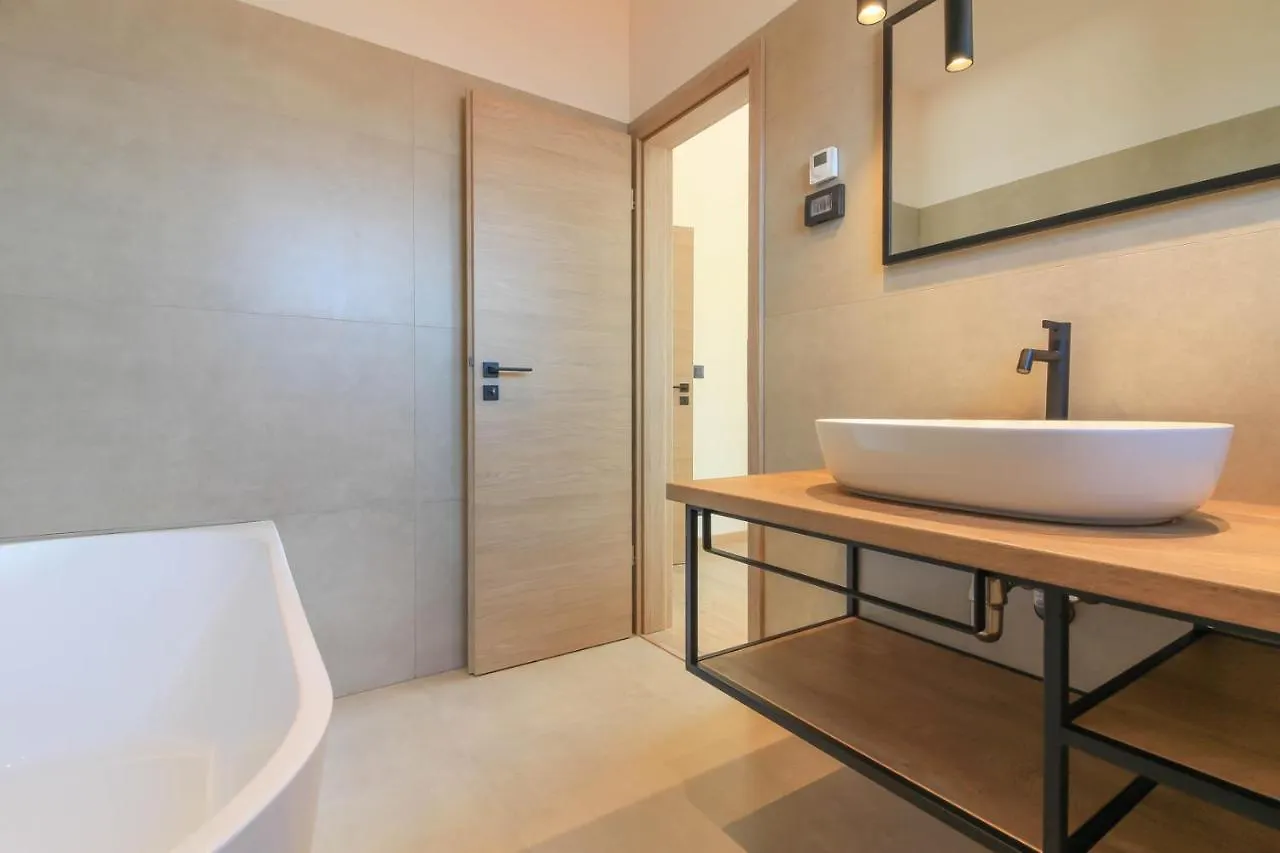 Modern Villa With Private Pool In Pula