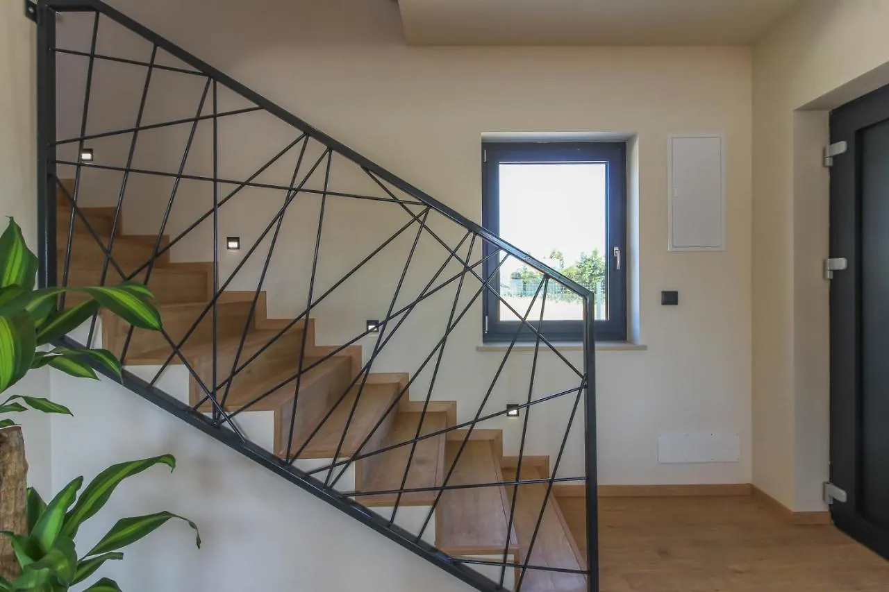 Modern Villa With Private Pool In Pula 0*,