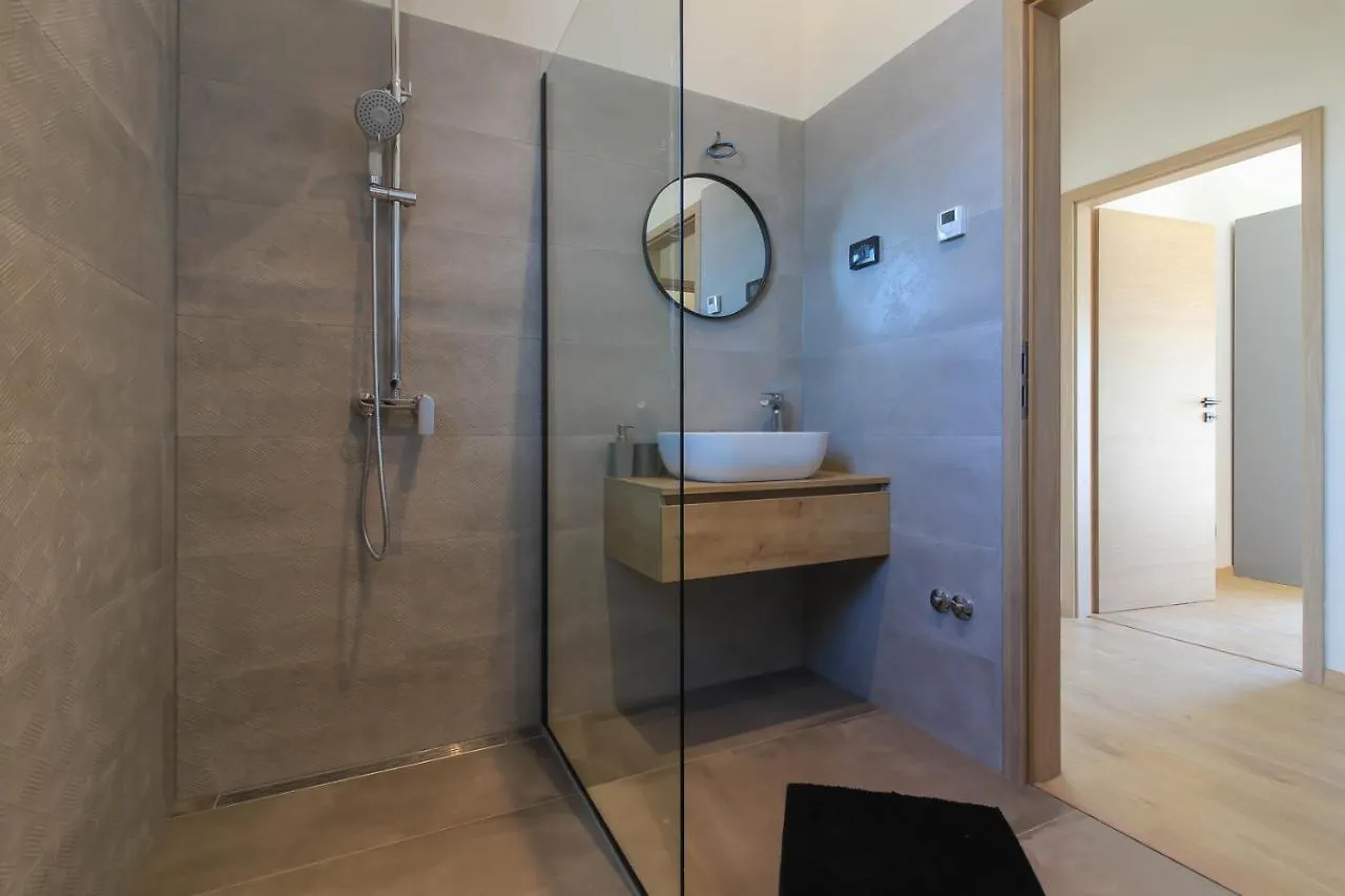 Modern Villa With Private Pool In Pula