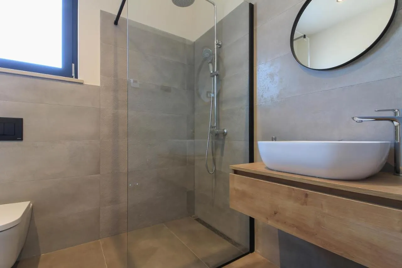 Modern Villa With Private Pool In Pula