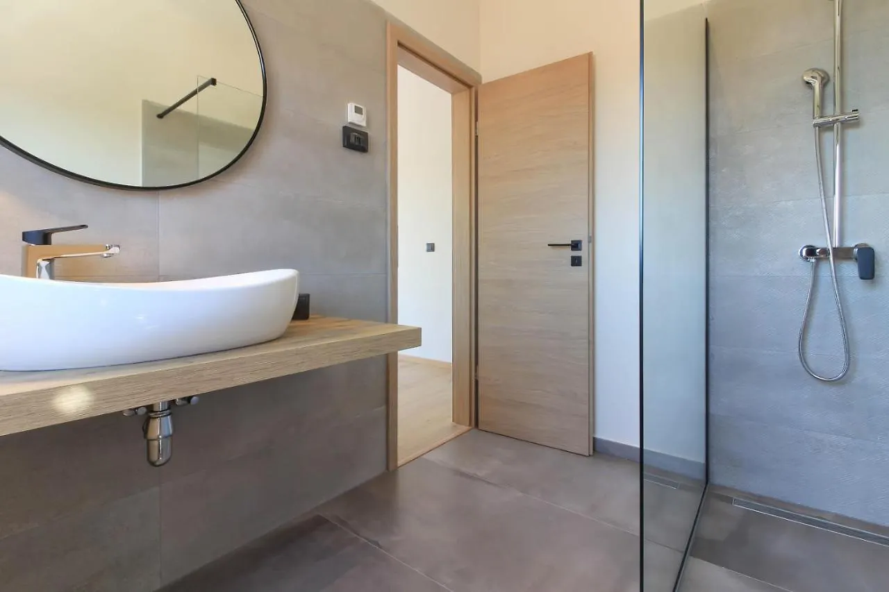 Modern Villa With Private Pool In Pula