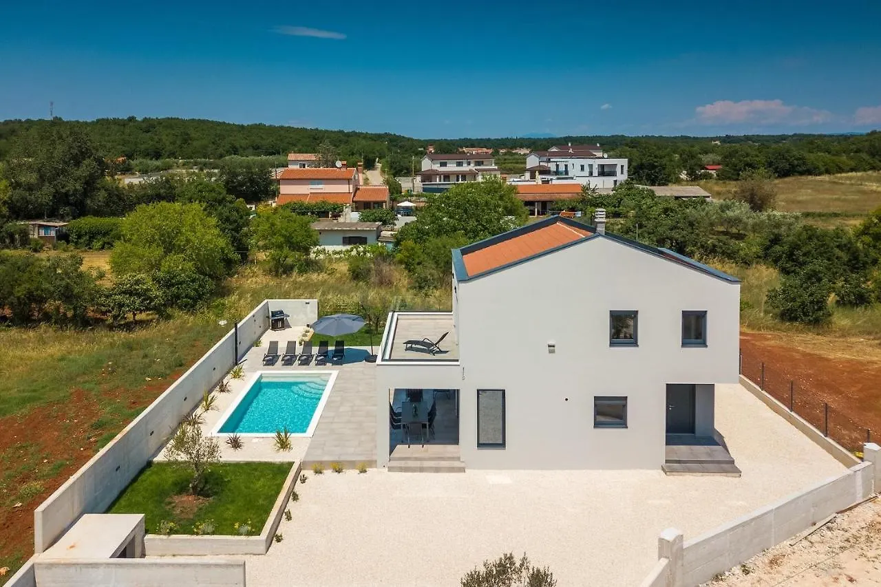 Modern Villa With Private Pool In Pula
